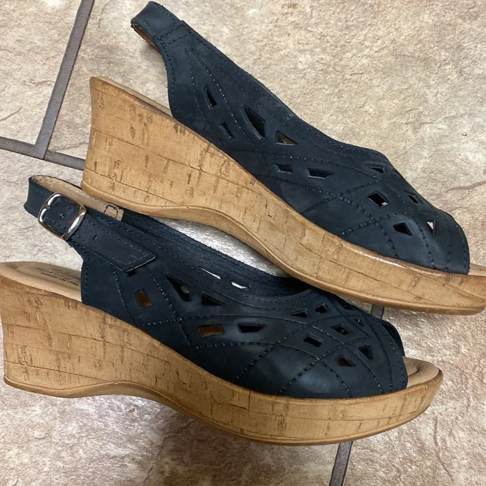 Spring Step Italian Size 4.5 Leather Sandals/Wedges Summer Fall
